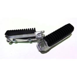 PODNÓŻKI KIEROWCY / PASAŻERA SUZUKI GSX 600 750 PODNÓŻKI KIEROWCY / PASAŻERA SUZUKI GSX 600 750